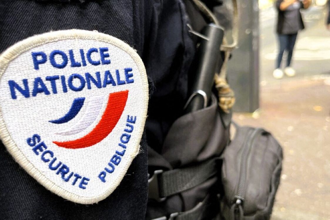 la police désagrège la petite équipe