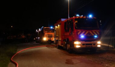 l'incendie se déclare sur le balcon et ravage l'appartement