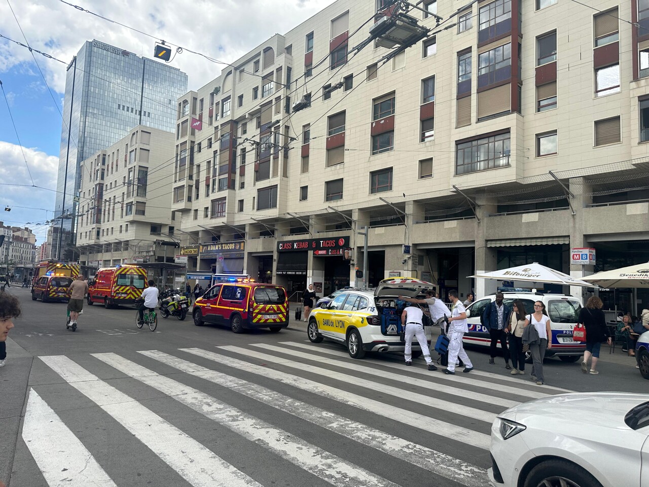 TCL à Lyon. Le métro arrêté d'urgence, les pompiers interviennent à la station Part-Dieu