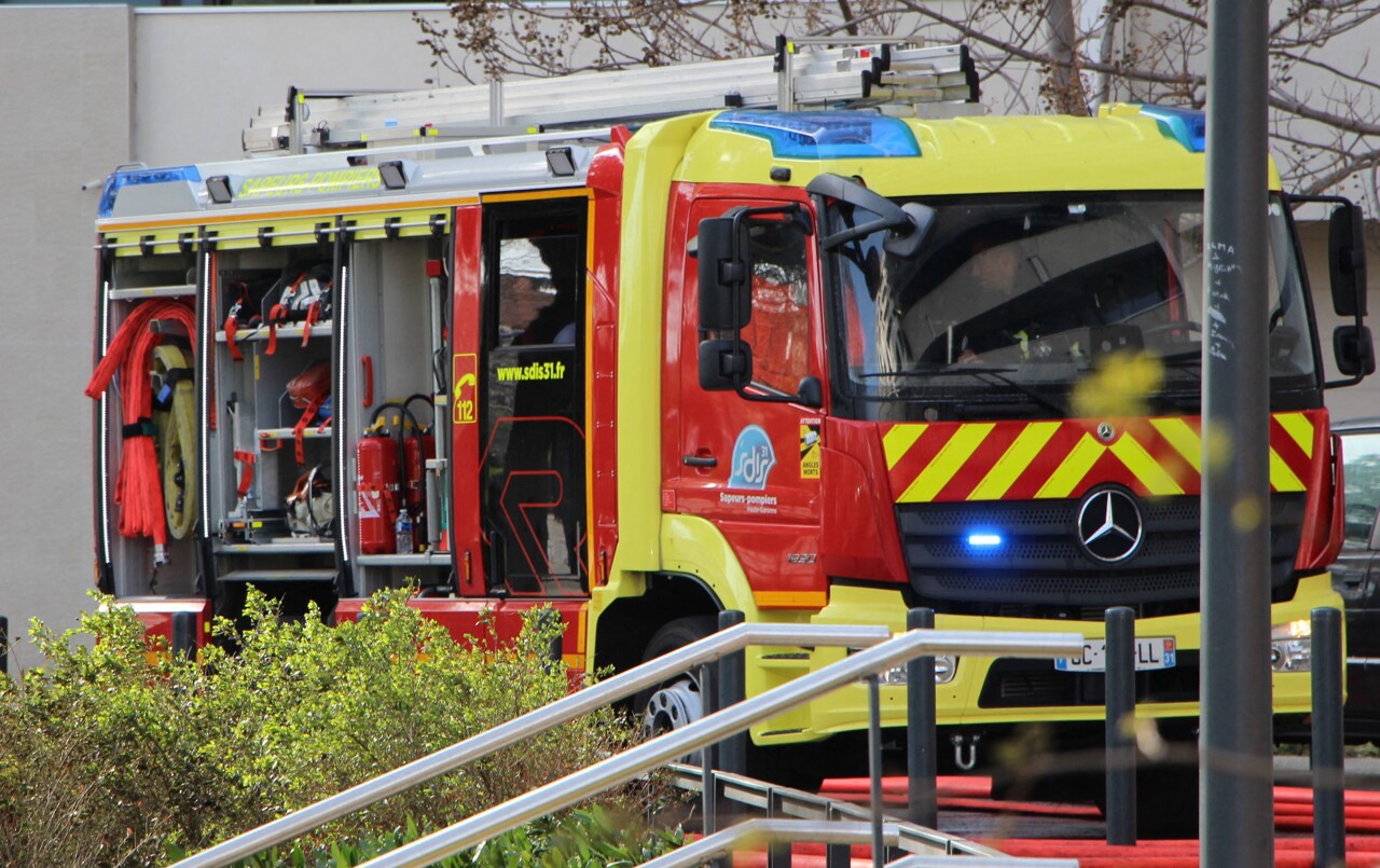 Toulouse. La plaque de cuisson met le feu à son appartement, une femme évacuée à l'hôpital