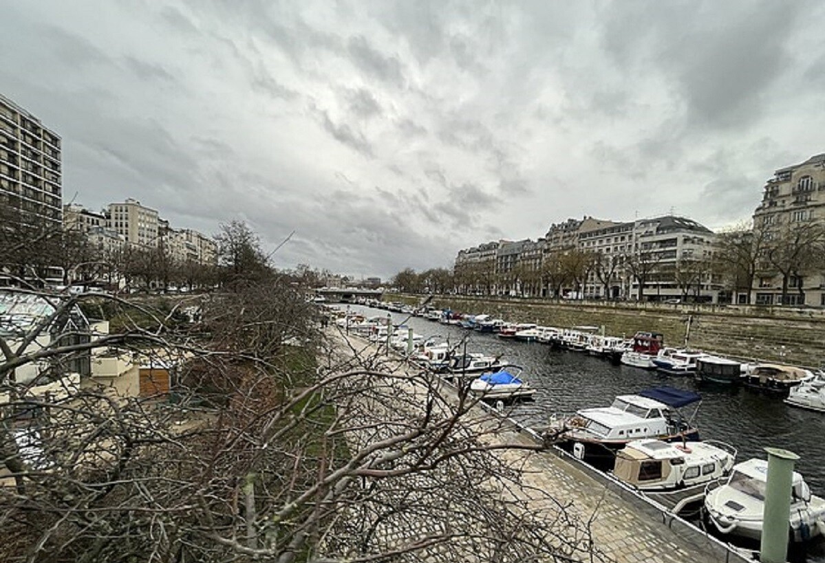 un septuagénaire retrouvé mort près de la Seine, une enquête en cours