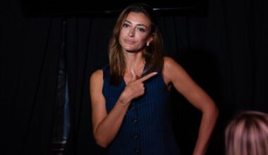 "Très choquée", l'ex-Miss France renonce au Festival Off