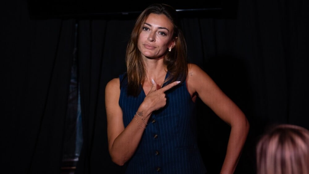 "Très choquée", l'ex-Miss France renonce au Festival Off