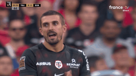 2 minutes de jeu et il est déjà vénère, normal.