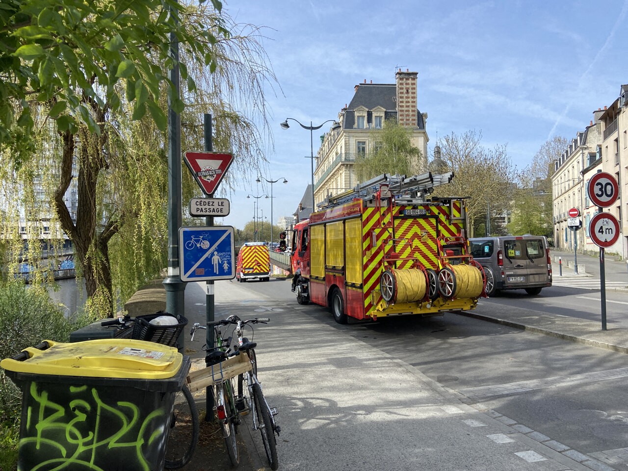 ils tentent d'allumer des feux dans la végétation, deux hommes interpellés