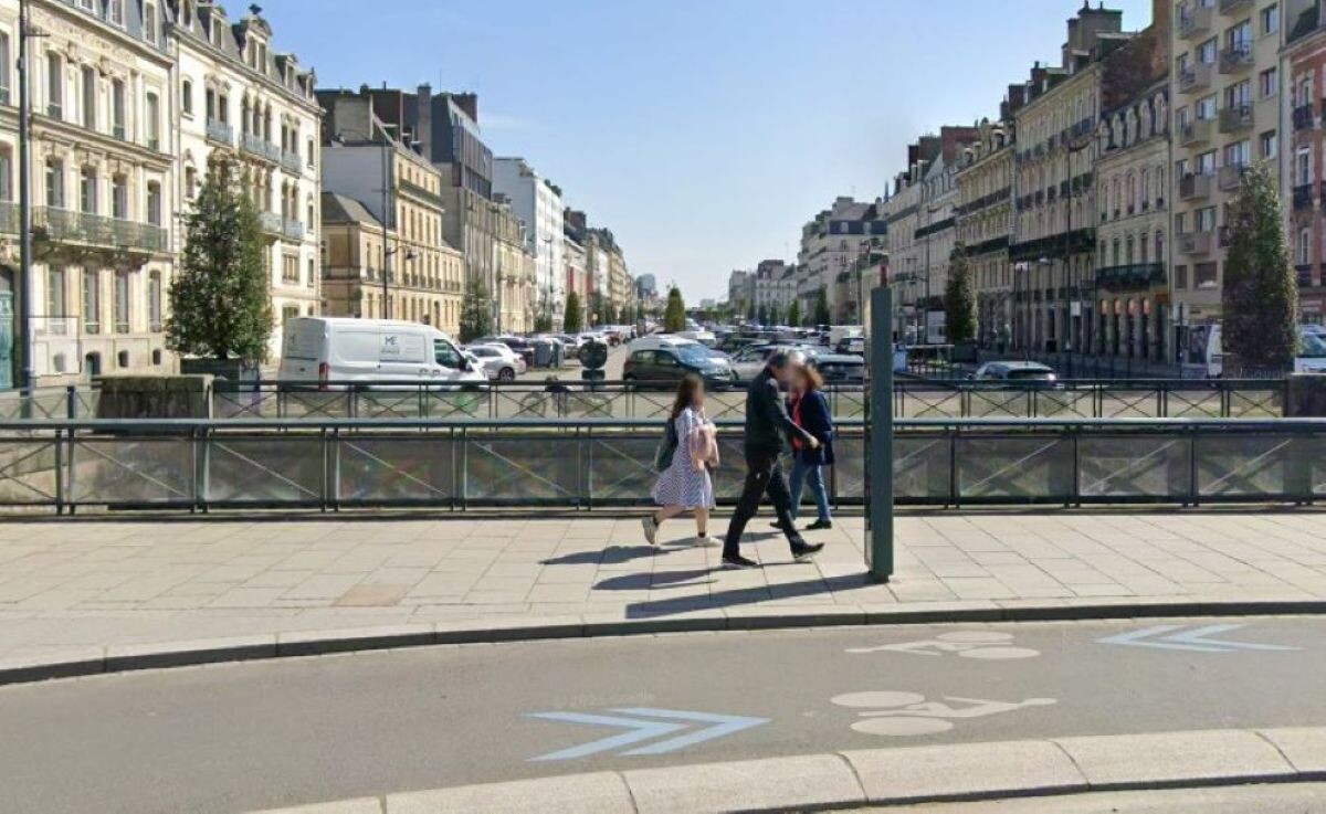 des engins explosifs découverts dans le centre-ville de Rennes, les démineurs arrivent