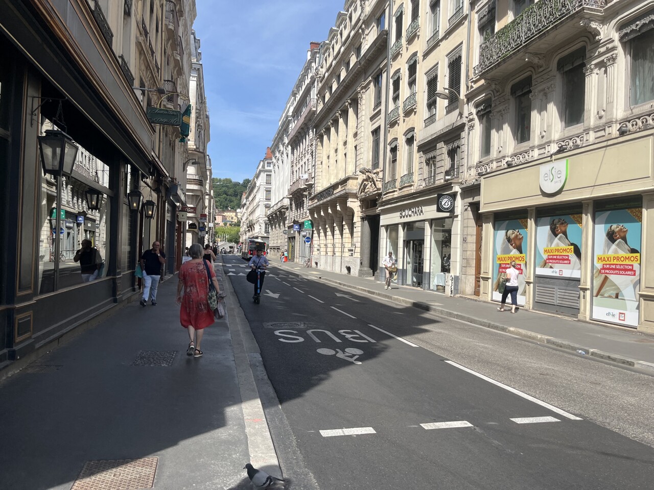ZTL à Lyon. Commerçants, habitants et usagers des TCL agacés : "On ne tiendra pas"