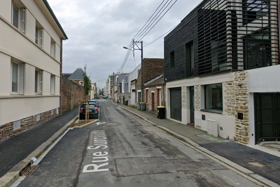 Rue Surcouf, le trottoir a été élargi, rendant la circulation à double sens impossible.