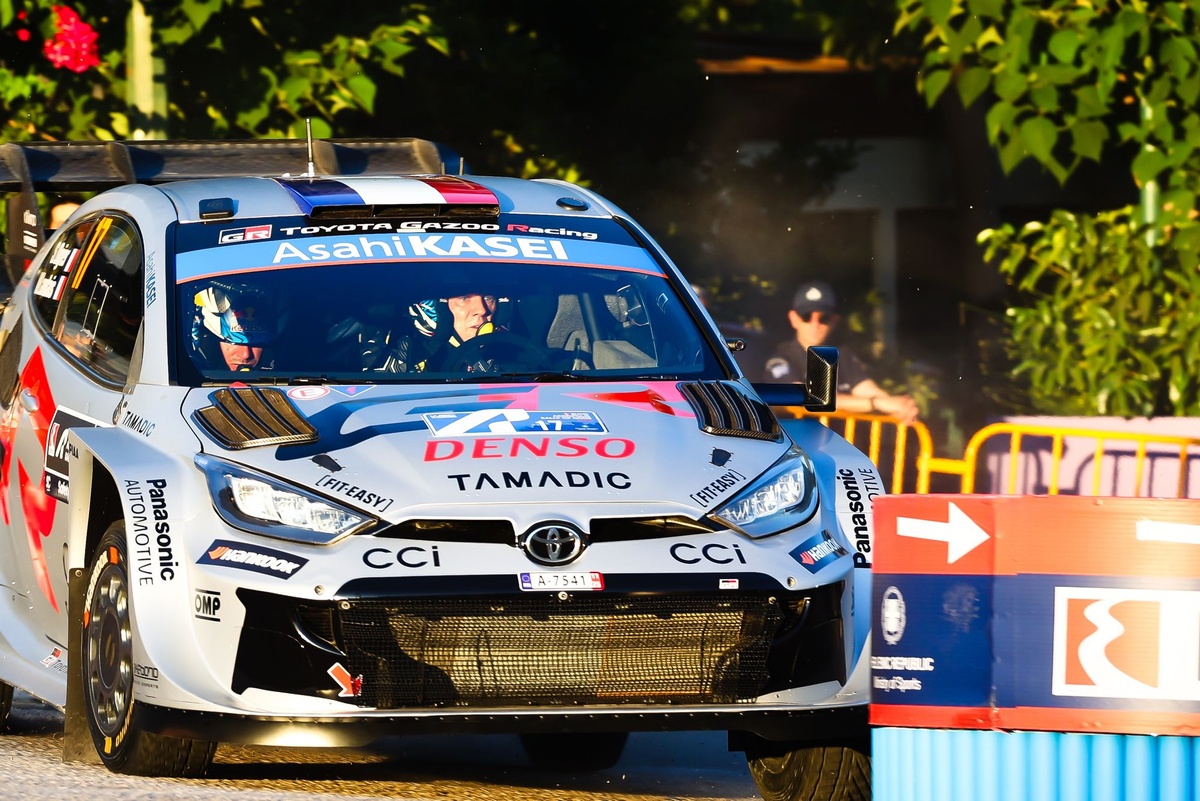 Ogier ajoute un rallye qui pourrait le maintenir dans la course au titre