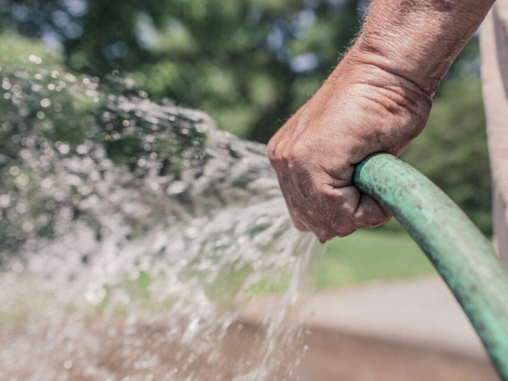 Les restrictions en eau se durcissent en Haute-Garonne face à la sécheresse : voici dans quels secteurs