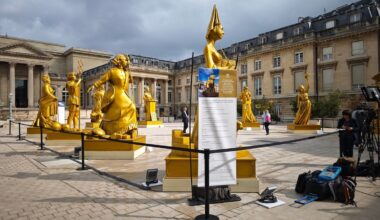 Les statues en or des JO représentant 10 femmes installées dans le 18e cet été
