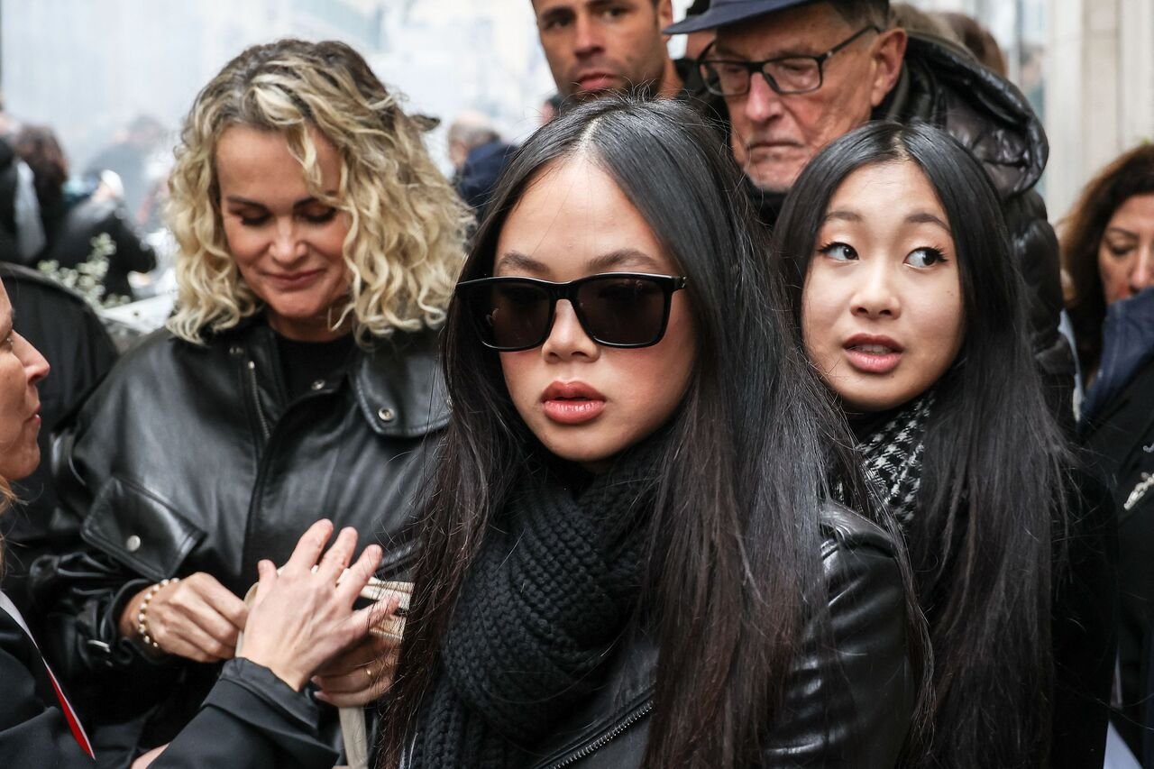 Jade Hallyday (20 ans) pose dans une tenue osée sur Instagram, la fille de Johnny est devenue une femme