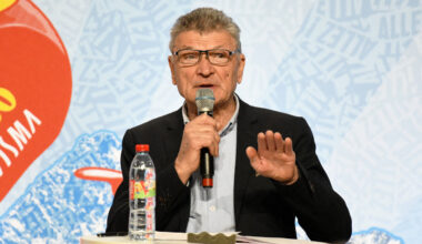 Bernard Thévenet, double vainqueur du tour, en dédicace à la librairie Gibert