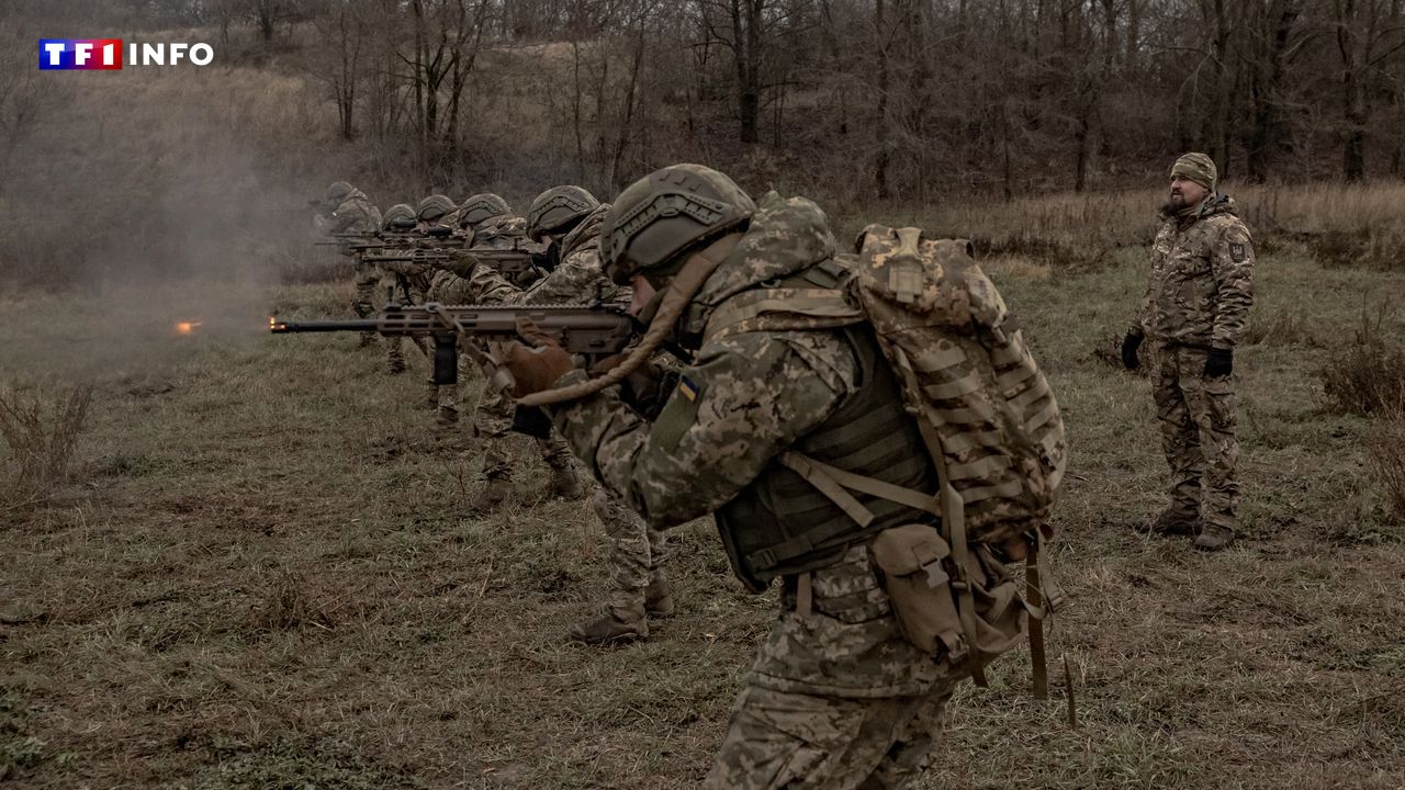"Il n'y a plus assez d'hommes pour tenir la ligne de front" en Ukraine, alerte le général François Chauvancy sur LCI