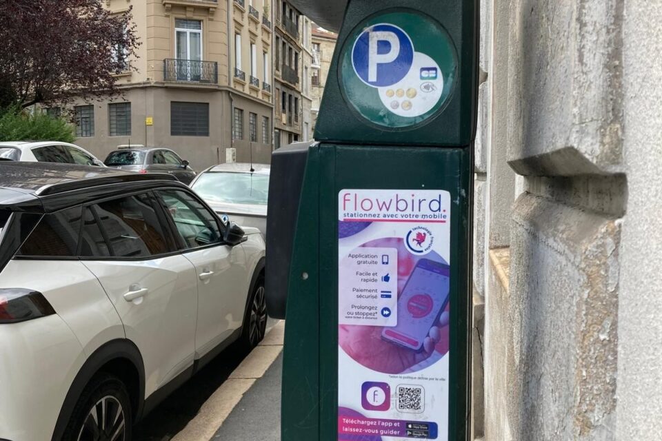 Le stationnement en surface est gratuit sur l’ensemble de la zone verte du lundi 4 au samedi 30 août.