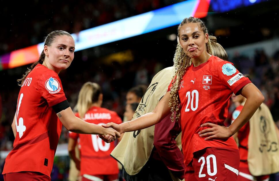 Football - Euro Féminin 2025 - LIVE - Les résultats - La Suède et l'Allemagne en quart de finale - Sports Infos - Ski