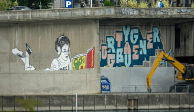grosse opération anti-tags sur les quais, cette oeuvre géante effacée