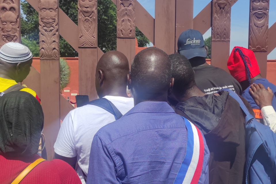 Fermée aux manifestants le 20 juin, la nécropole militaire de Chasselay, près de Lyon (Rhône) cristallise les tensions autour de la mémoire des tirailleurs africains.
