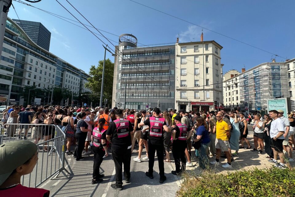 Les spectateurs vont avoir du mal à arriver à l'heure au concert d'Imagine Dragons au Groupama Stadium.