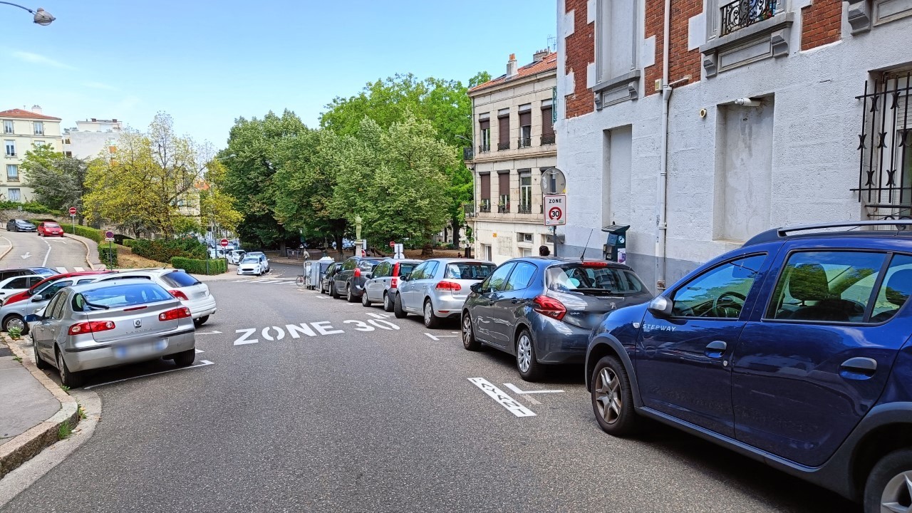 Comme à Lyon, le stationnement va-t-il devenir payant en août à Saint-Etienne ?