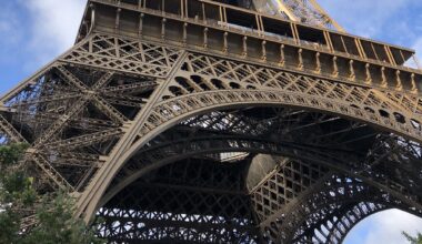 Canicule à Paris. Jusqu'à 33°C au sommet de la tour Eiffel, le monument fermé aux visiteurs