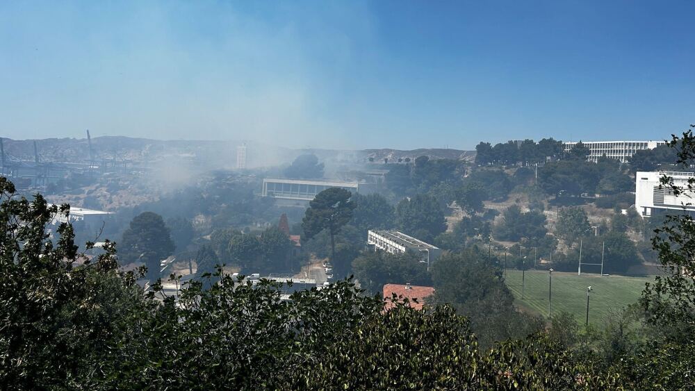 Incendie en cours derrière la cité Consolat à Marseille