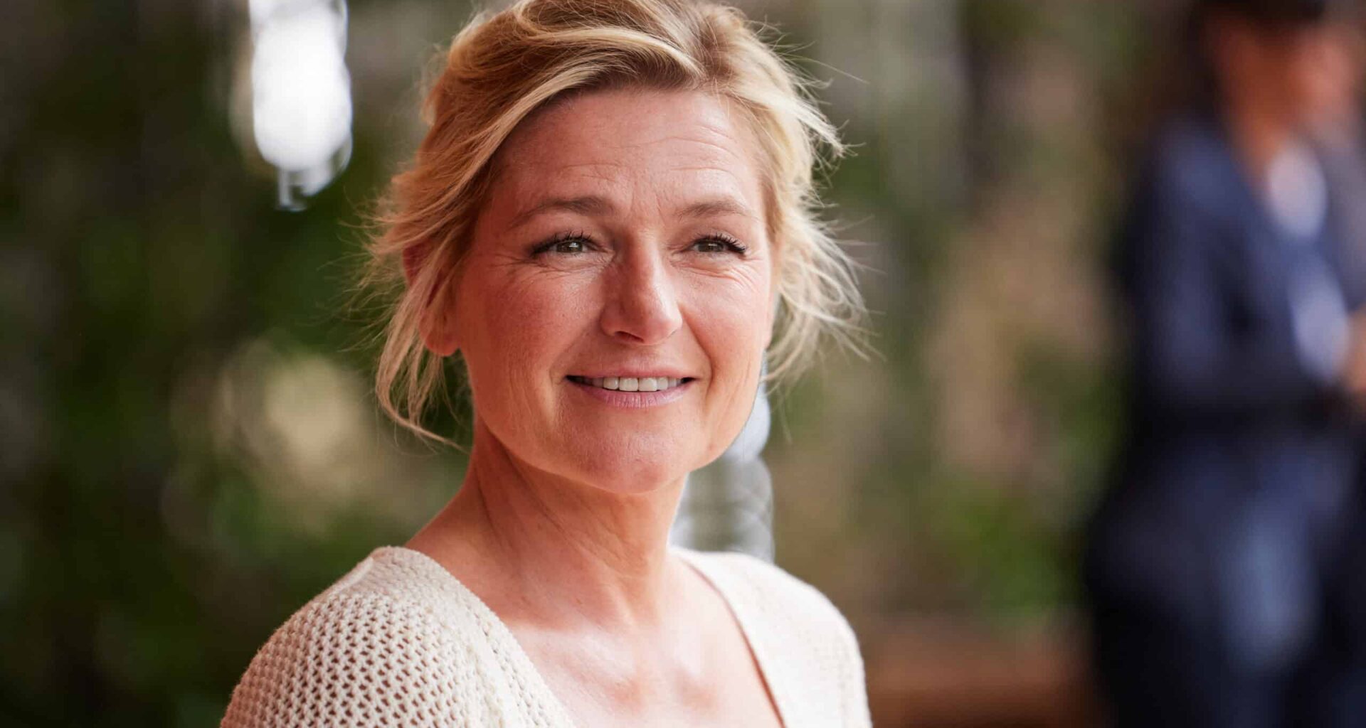 "Un immense merci à toute la rédaction et à vous cher public", Anne-Elisabeth Lemoine et "C à vous", c'est fini