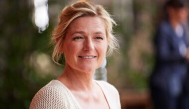 "Un immense merci à toute la rédaction et à vous cher public", Anne-Elisabeth Lemoine et "C à vous", c'est fini