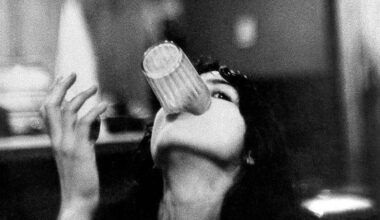 Louis Stettner, Nancy jouant avec un verre
