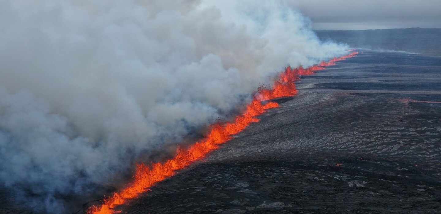 Nouvelle éruption volcanique secoue la péninsule de Reykjanes en Islande, Grindavik évacué