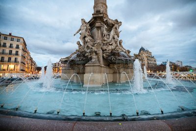 À Marseille, la fontaine Cantini remise en eau et en lumière
