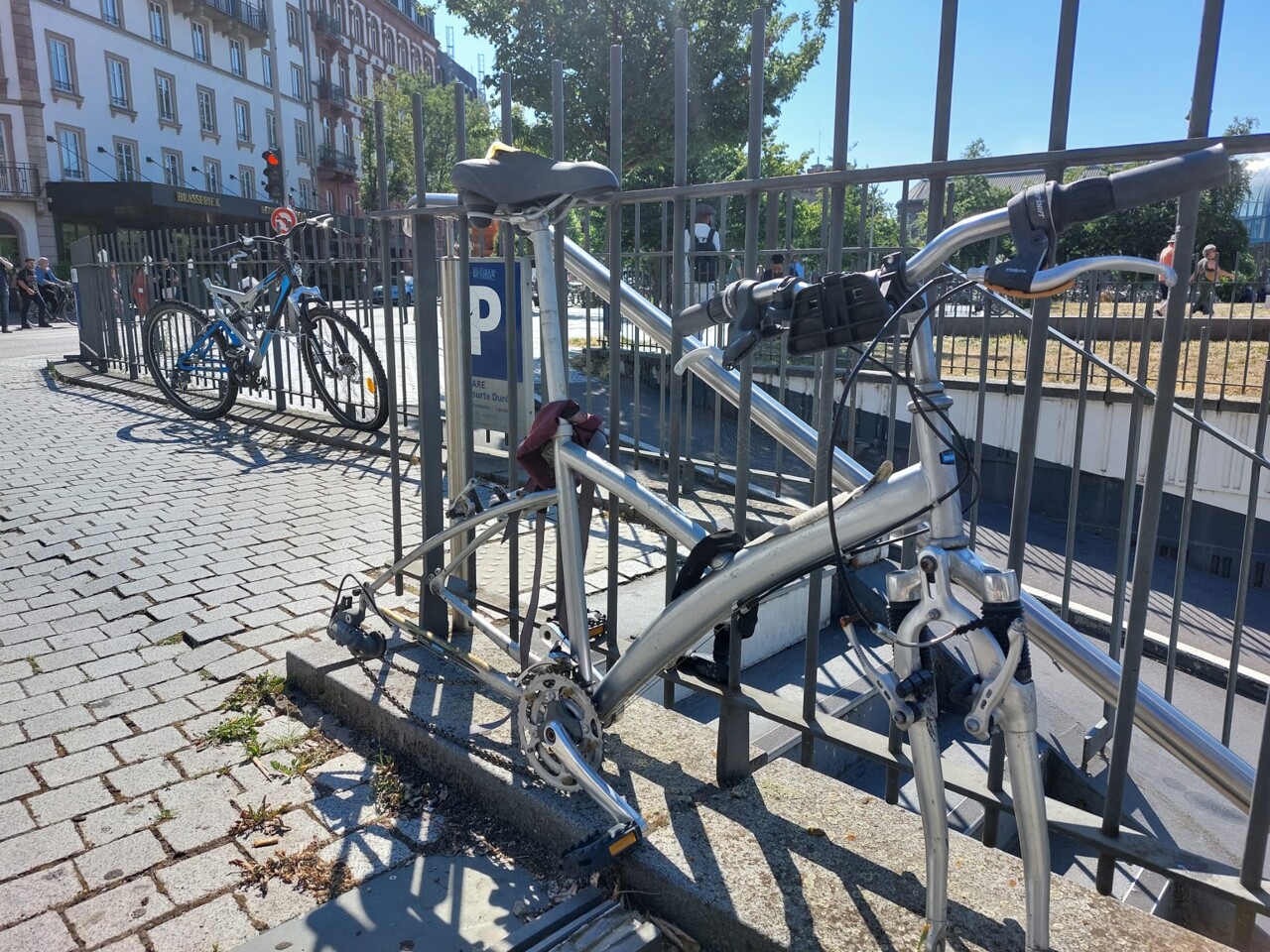 Strasbourg. Où finissent les vélos épaves qui sont ramassés et stockés à la fourrière ?