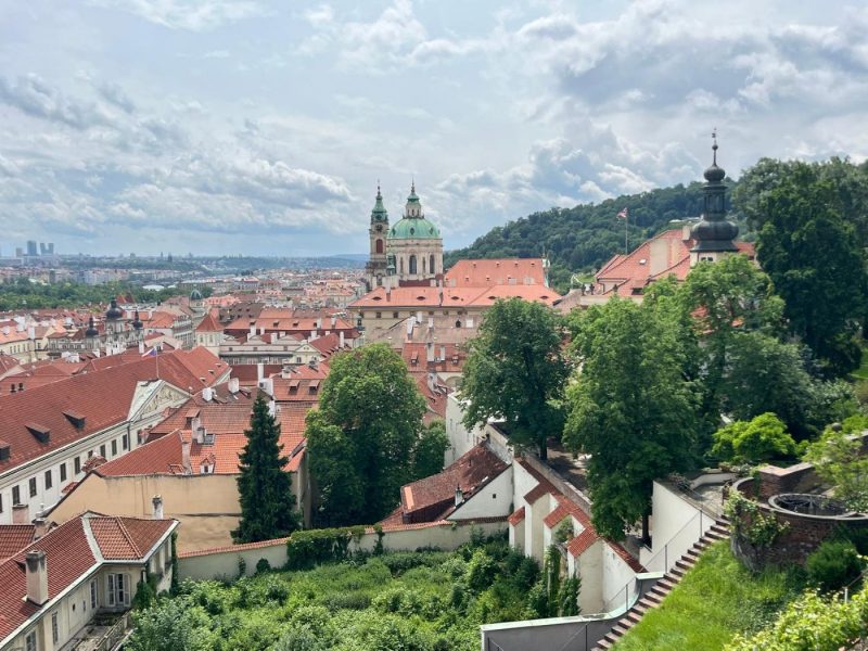 Vue sur Prague horizontale – Agathe Beekenkamp