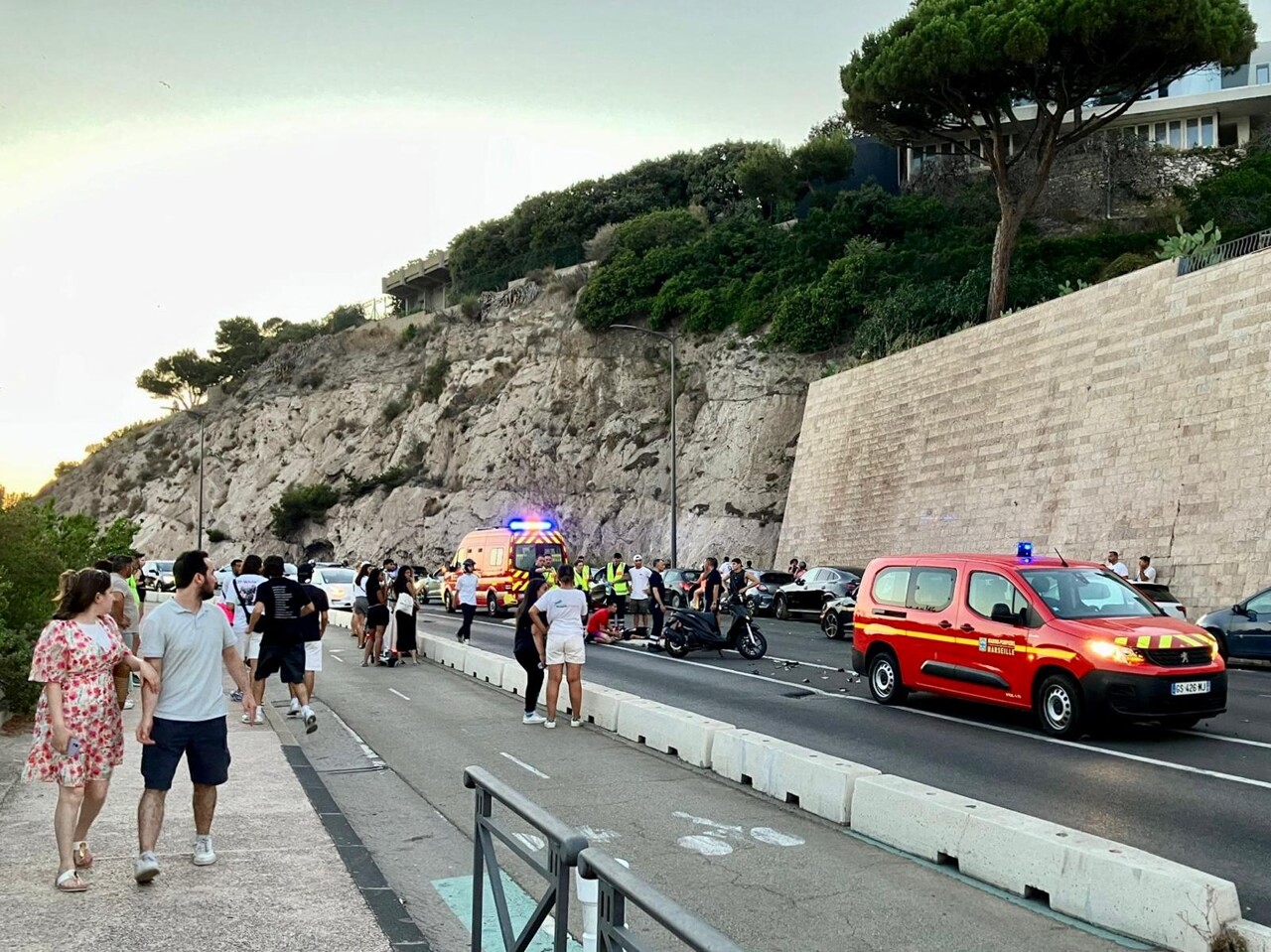 trois personnes blessées, dont une grièvement