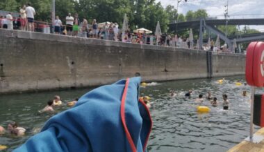 on a nagé dans la Seine à Bercy avec les premiers baigneurs