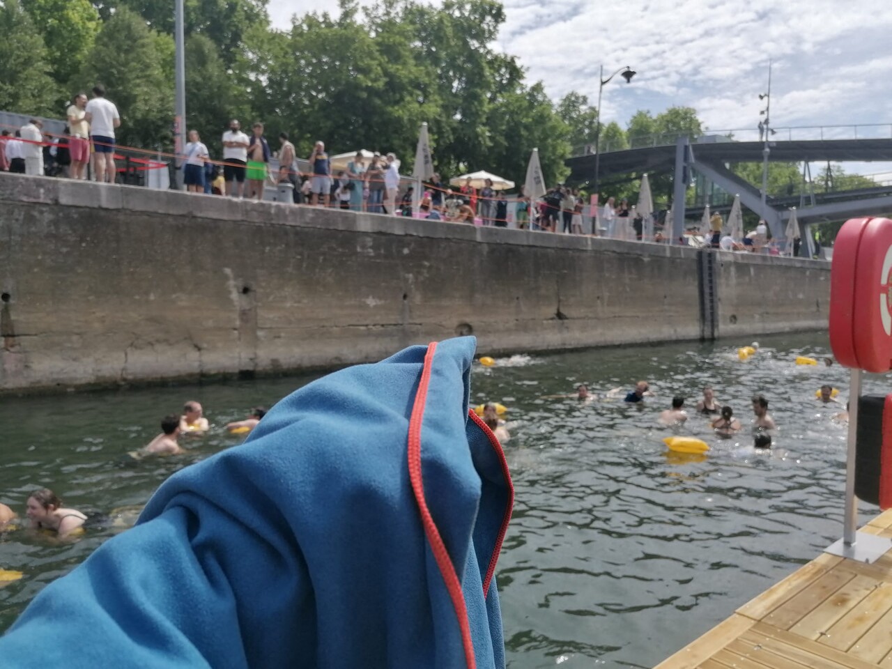 on a nagé dans la Seine à Bercy avec les premiers baigneurs