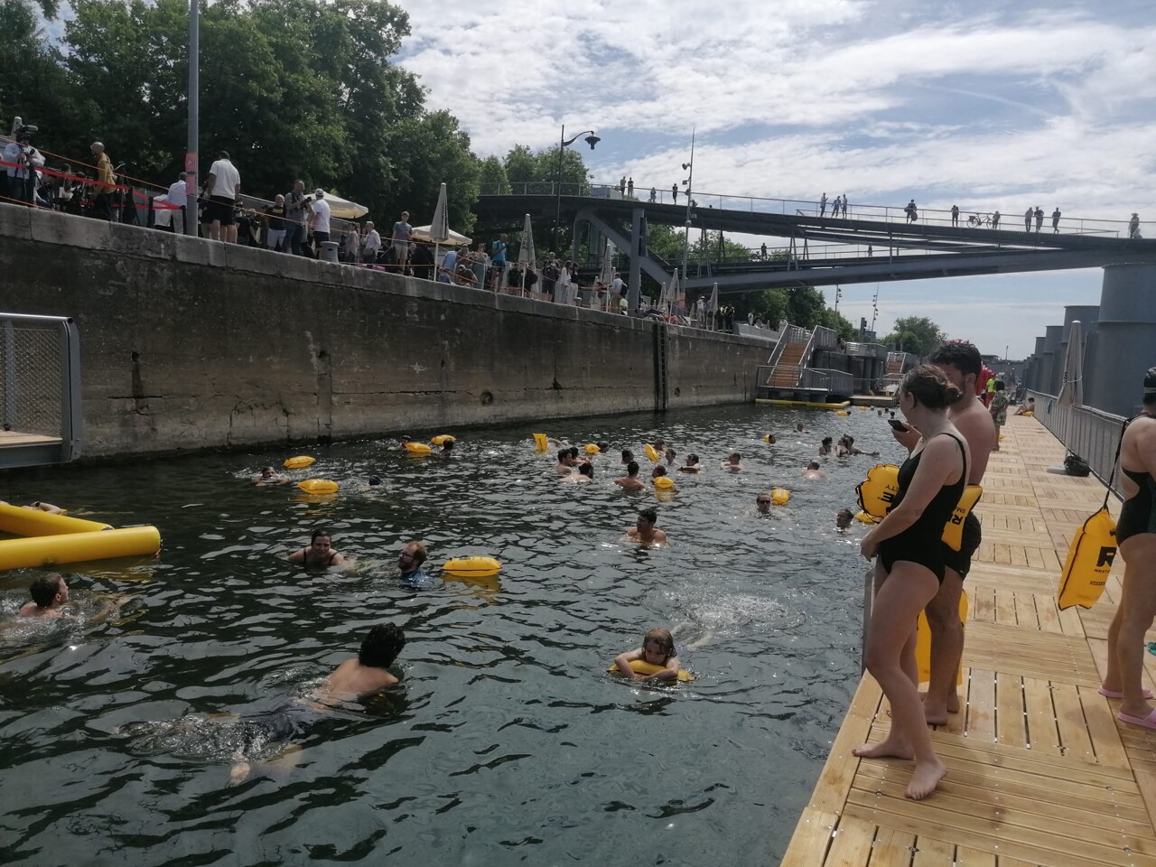au lendemain de sa réouverture, la baignade dans la Seine interdite ce dimanche en raison de la pluie