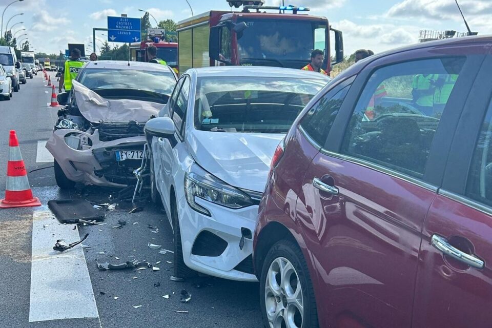 Une victime a été désincarcérée de son véhicule.