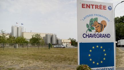 L'entrée de la fromagerie Chavregrand à Maison-Feyne (Creuse), le 13 août 2025. (GUILLAUME SOUVANT / AFP)