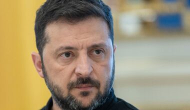 En Ukraine, la confiance en Volodymyr Zelensky s'effrite après trois ans de guerre avec la Russie