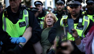 Le risque d’une guerre civile en France et au Royaume-Uni existe, estime un éminent professeur du King’s College à Londres