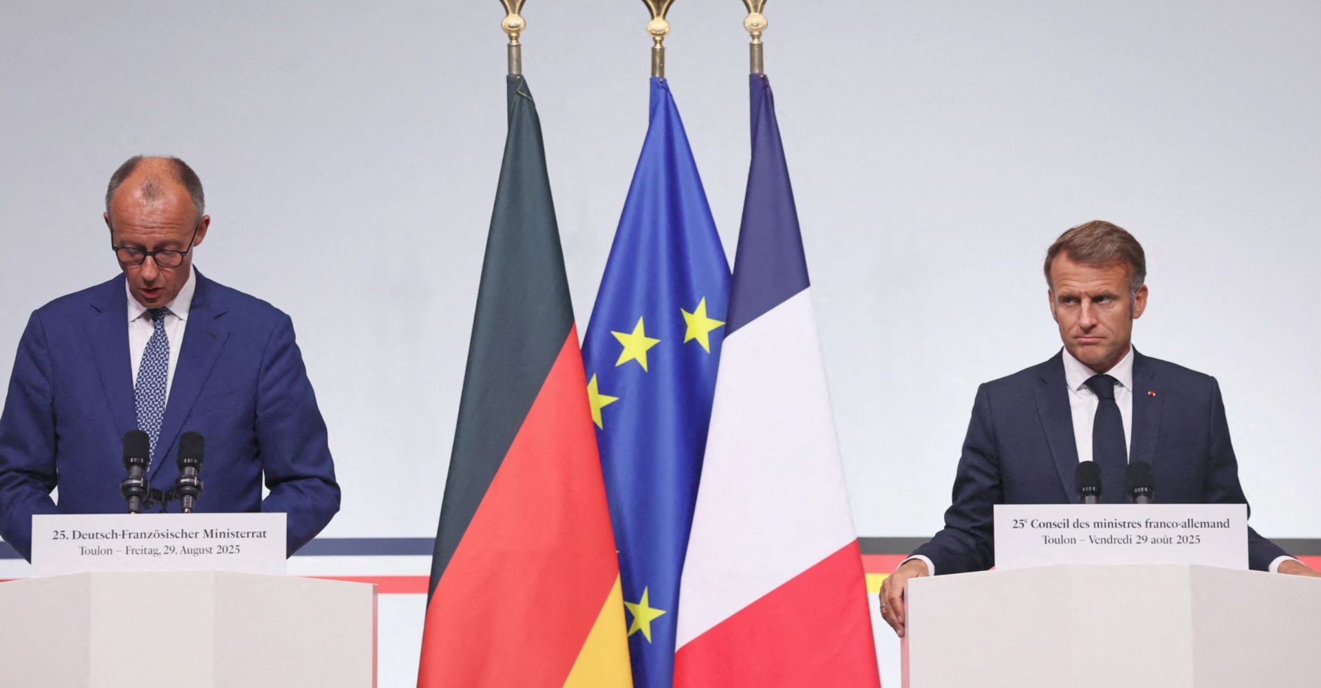 Macron et Merz accentuent la pression sur Moscou alors que 100.000 soldats russes sont massés près de Pogrorsk