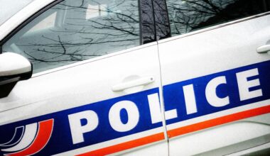 Les enfants de 9 à 14 ans volent des ordinateurs et extincteurs d'une école, ils avouent à la police où est caché le butin