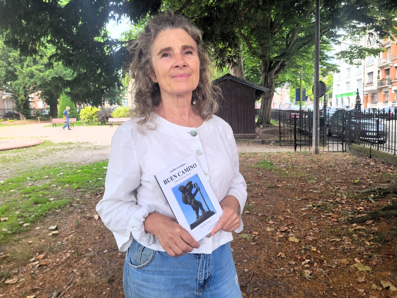 Cette autrice de Dieppe raconte son pèlerinage à l’envers dans un livre