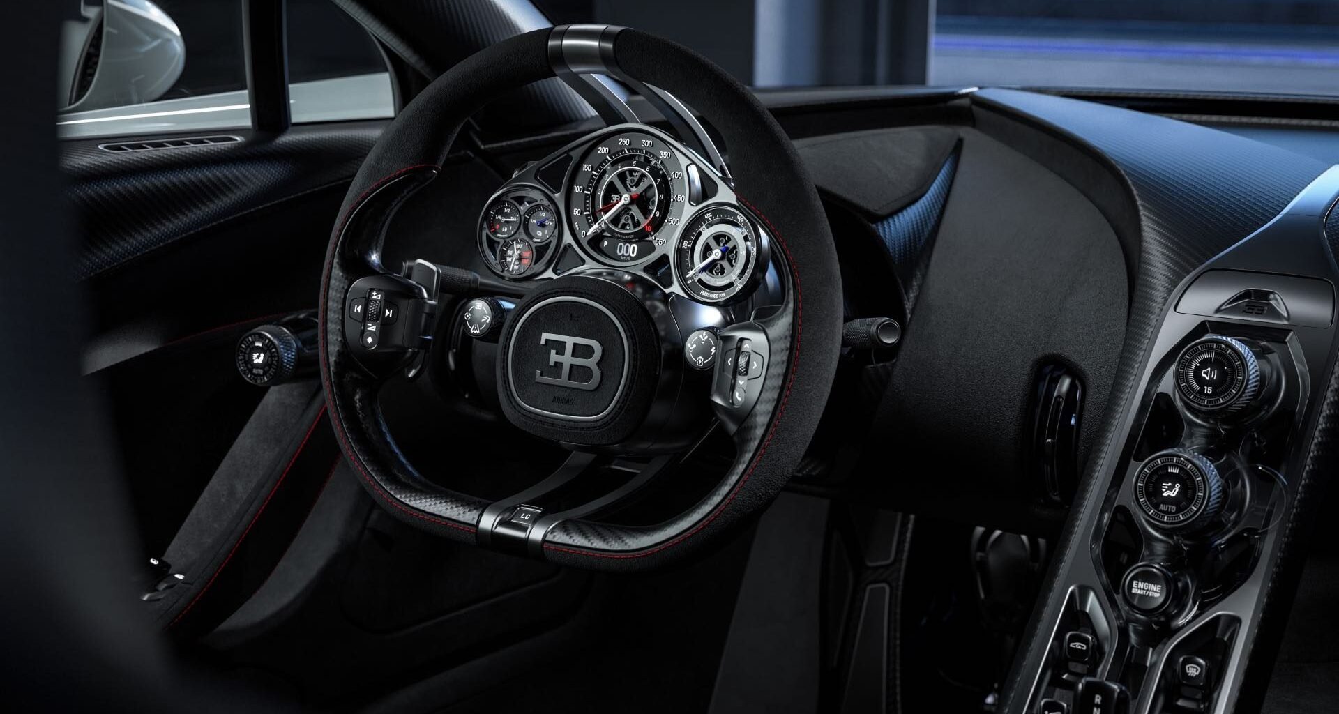 Bugatti a décidé de ne pas installer de haut-parleur dans une voiture à 4 millions d'euros. A la place, la marque a appliqué une technique datant de 1881 qui utilise l'intérieur comme une boîte à musique. Et ça marche.