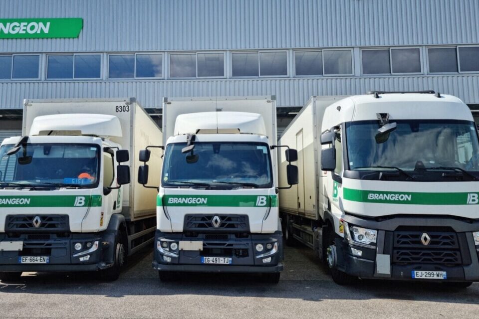 Le Groupe Brangeon dédié au transport et à la logistique qui s’installe sur la zone des Basses Landes veut recruter des conducteurs routiers et des opérateurs caristes 