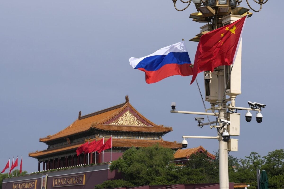 La Chine ne bronche pas face aux menaces américaines sur ses achats de pétrole russe