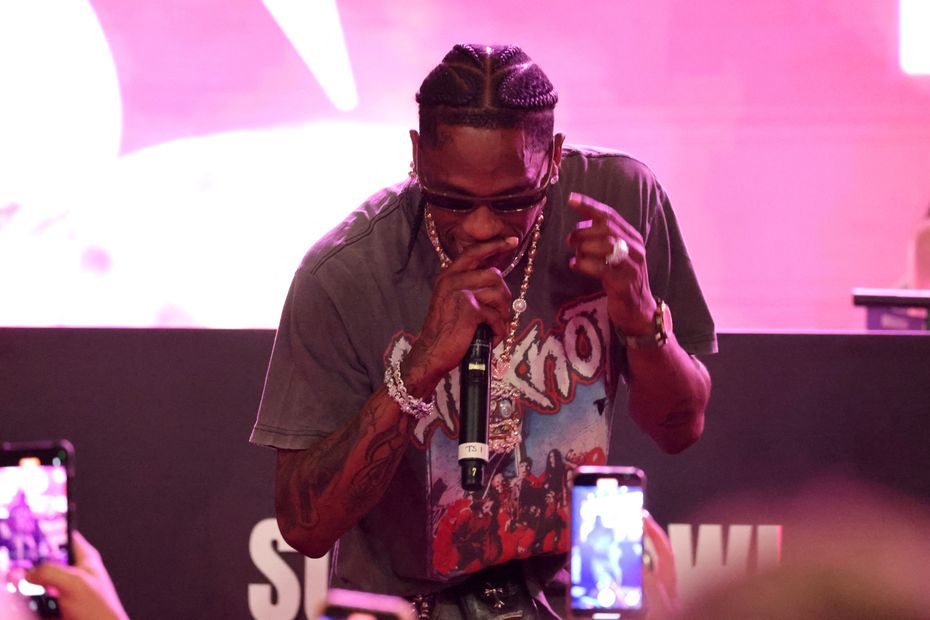 "Deux ans de travail pour le booker", et voici Travis Scott en showcase à Calvi