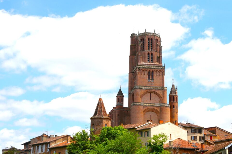 La cathédrale Sainte-Cécile abrite un trésor qui vaut le détour.