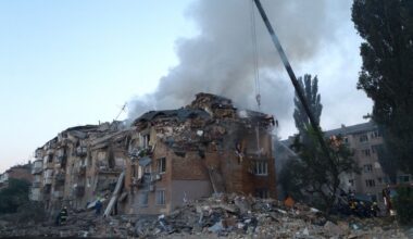 les frappes russes sur Kiev ont fait au moins 23 morts, huit personnes encore portées disparues